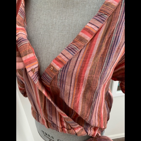 Cute Striped Cross Over Crop Shirt - Picture 5 of 6